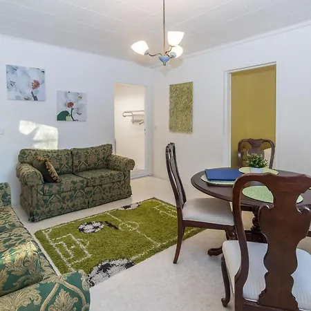 Kelloselkae B By Interhome